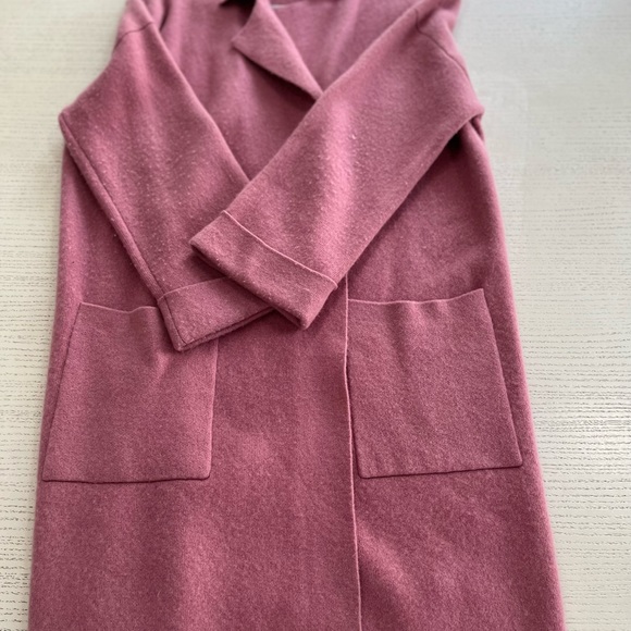 Saks Fifth Avenue 95% cashmere wrap. Gorgeous pink and lush. Super soft! - Picture 6 of 6
